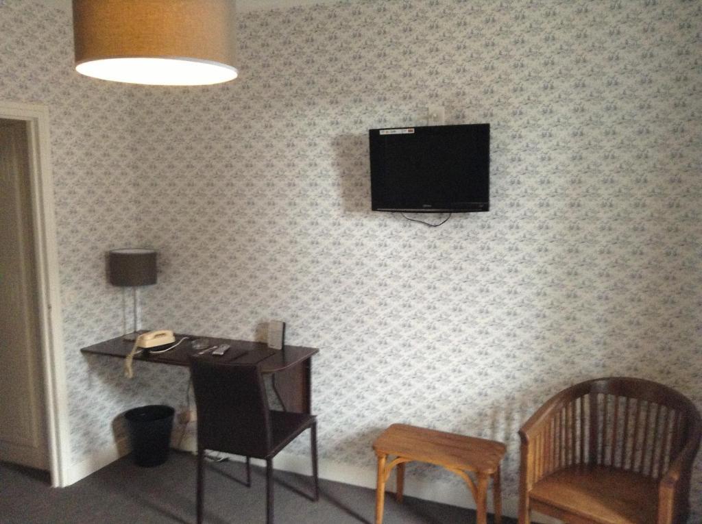 Logis Terrasse Hotel Lisieux Habitación foto